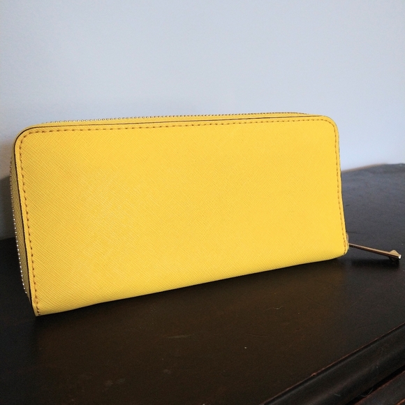 Michael Kors Pyramid Studded Zip Up Wallet Citrus Yellow and Gold - Picture 4 of 9